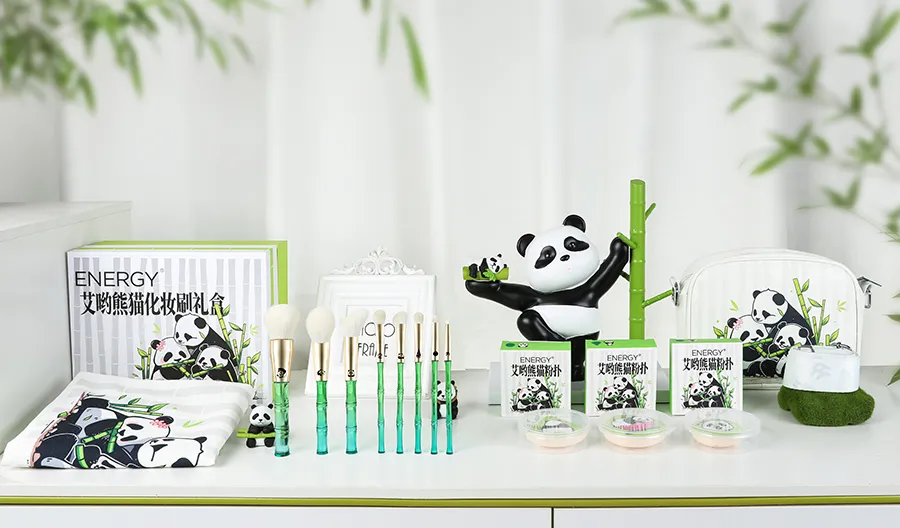 Custom makeup brush gift set featuring panda-themed packaging, personalized designs, and eco-friendly elements, illustrating the trend of customization and unique branding in the beauty industry.