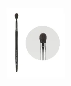 M552 Flat Smoky Fluffy Eyeshadow Brush full product view, showing long fluffy paddle for blending and diffusing eyeshadow.