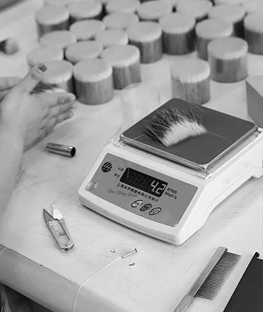 Weighing brush hair for precise measurement
