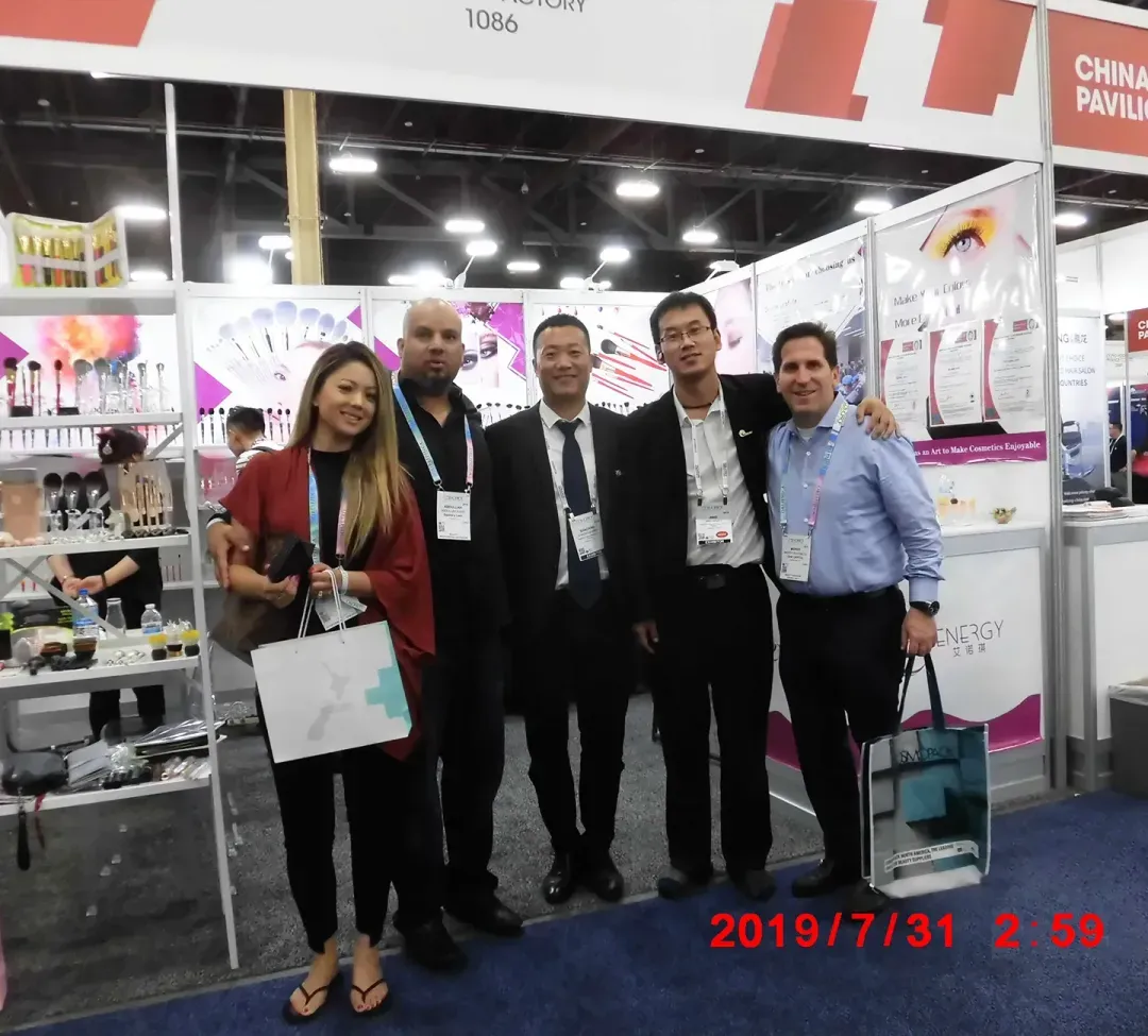 AINOCHI team attending international cosmetic trade exhibition.