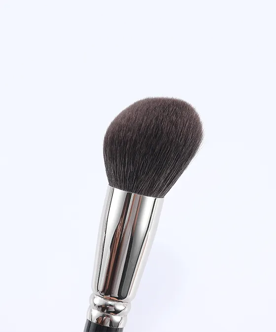 Ainochi G103 large fluffy powder brush size close-up, high-grade goat hair fluffy powder brush for professional loose powder application